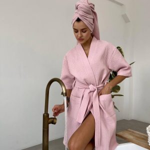 Жіночий Подарунковий набір Barbie рожевий (халат+рушник)