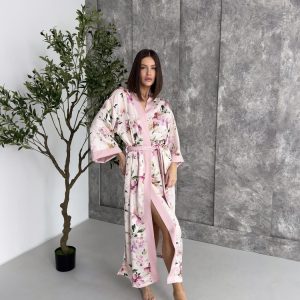 Жіночий халат кімоно довгий Morning Bloom рожеві квіти на молочному